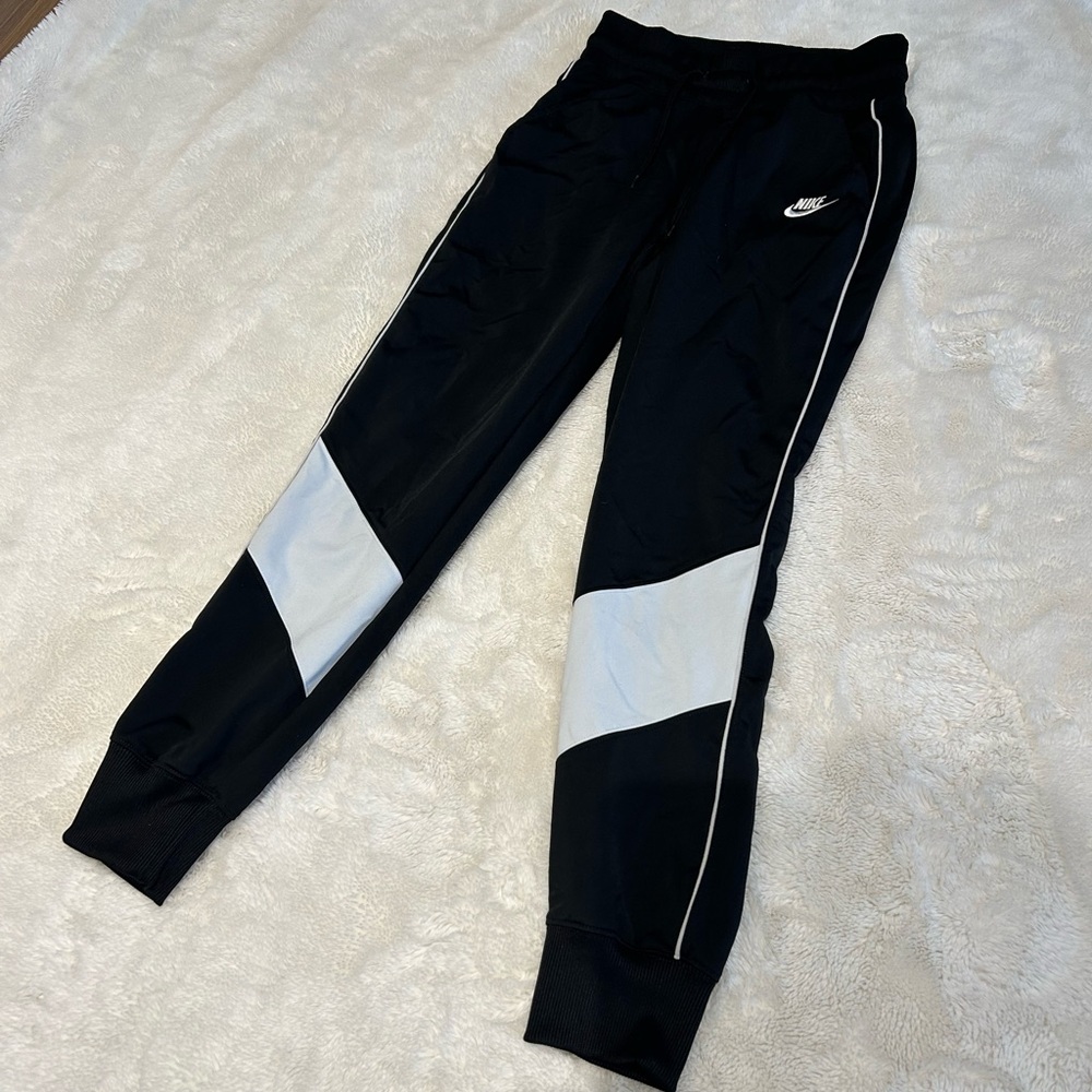 NIKE joggers/athletic pants, Small
